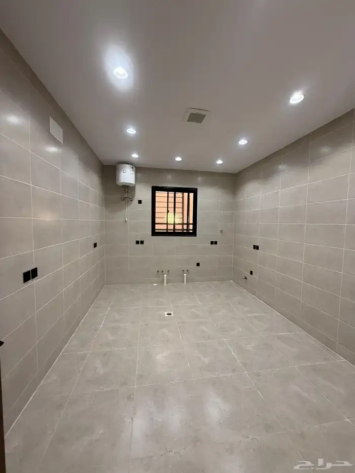 للبيع شقق ارضيه وعلويه تشطيب ممتاز بحي الضيافه 12