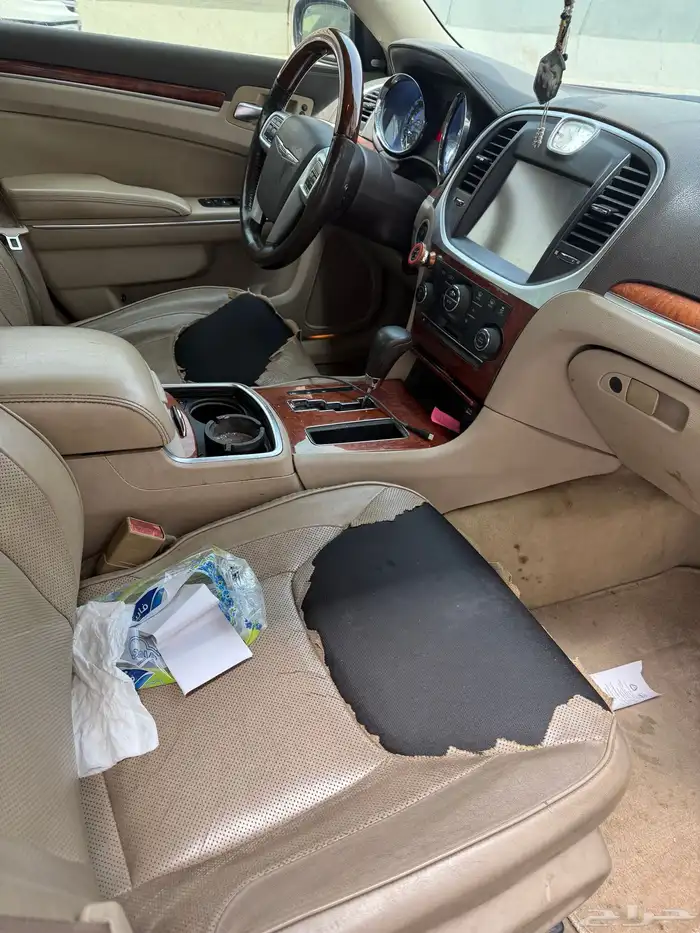 كرايزلر c300 2011 تم البيع 4