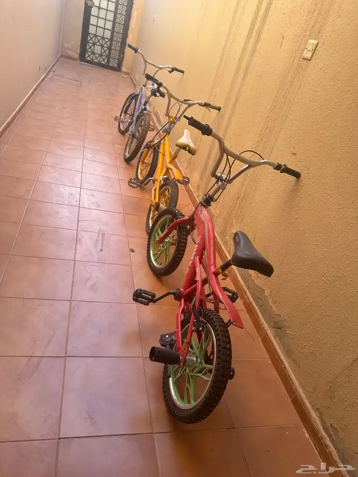 3سياكل الشركات الأحمرBMXالأصفرCOBRA الأزرقCOBRA 0
