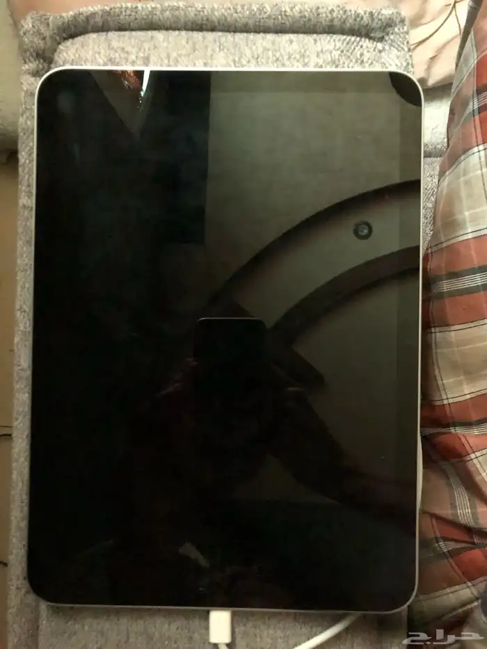 ايباد a16 128g 1