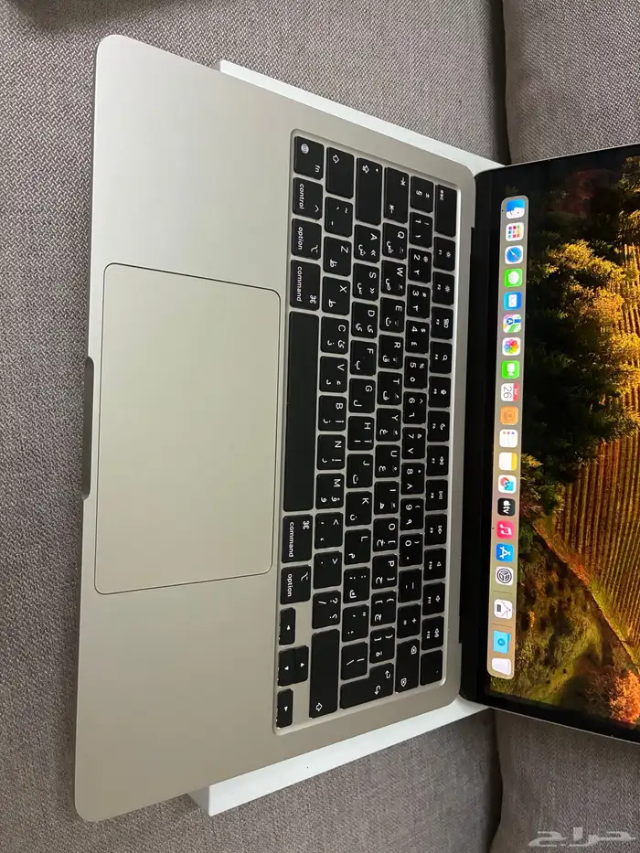 لابتوب ابل ماك بوك آير معالج M2 شبه جديد 4