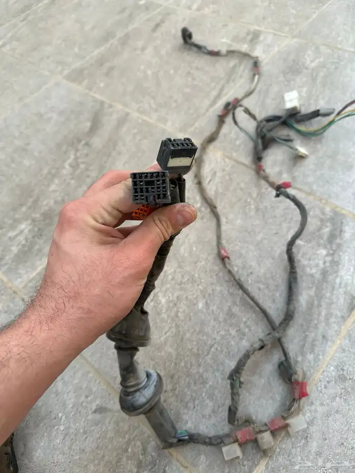 للبيع دينامو مساحات دينامو قزاز قطع لاندكروزر من 99 وفوق 13