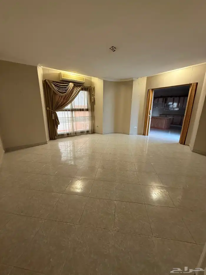 فيلا حي راقي زاوية في الجامعيين 1