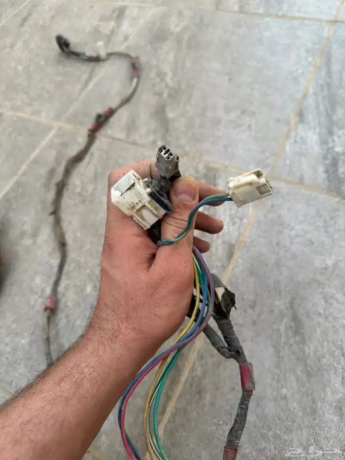 للبيع دينامو مساحات دينامو قزاز قطع لاندكروزر من 99 وفوق 14