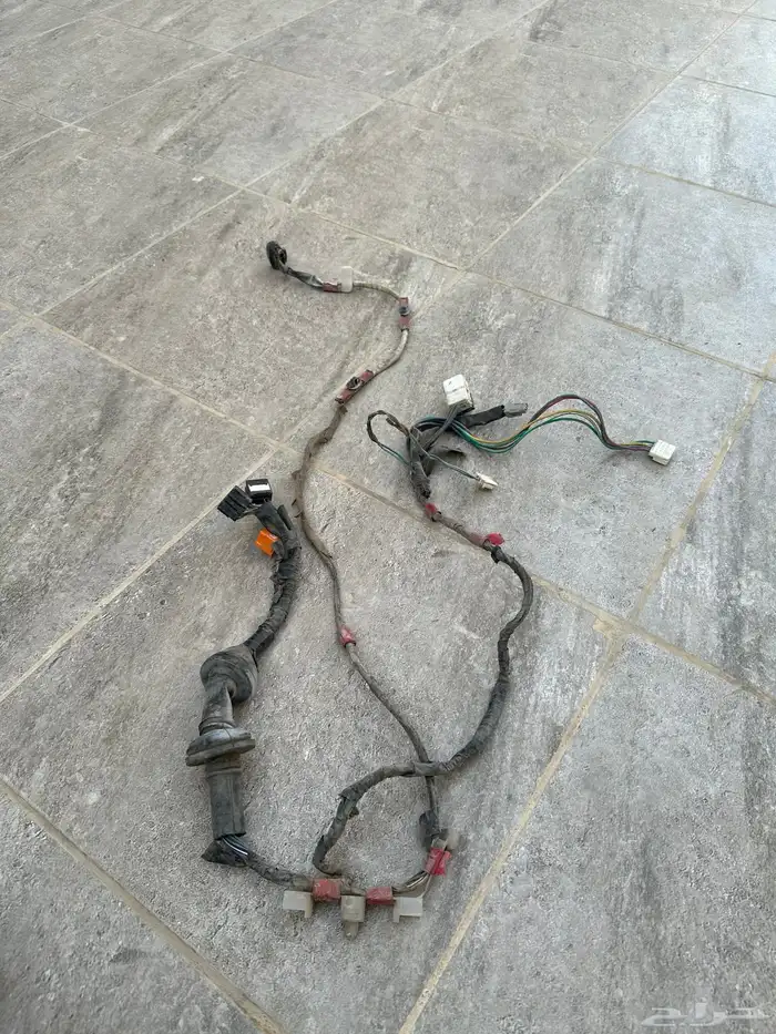 للبيع دينامو مساحات دينامو قزاز قطع لاندكروزر من 99 وفوق 12