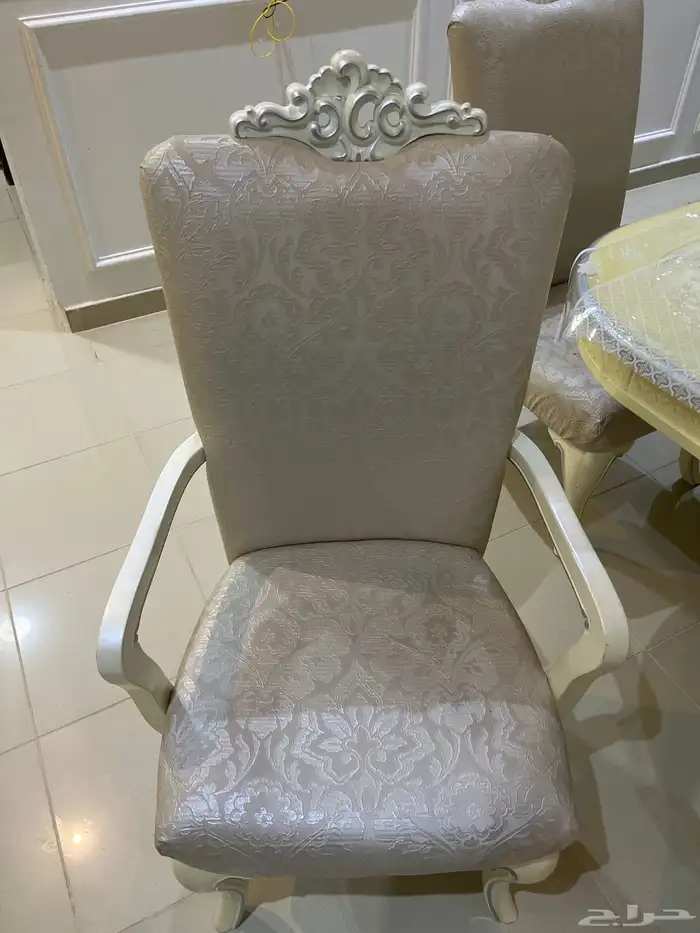 طاوله للبيع 4