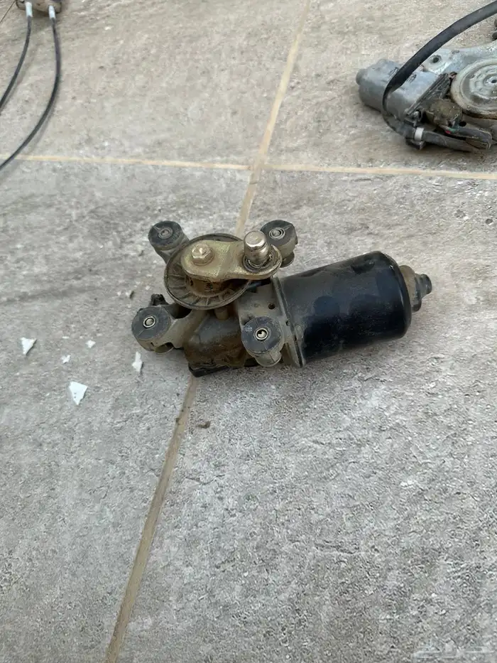 للبيع دينامو مساحات دينامو قزاز قطع لاندكروزر من 99 وفوق 6
