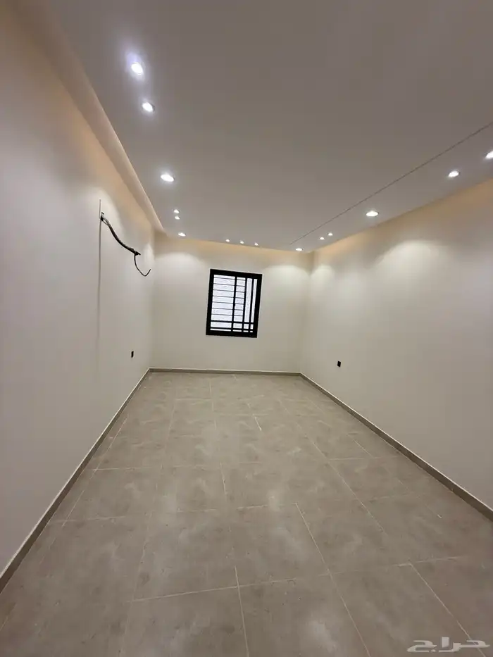 للبيع شقق ارضيه وعلويه تشطيب ممتاز بحي الضيافه 30