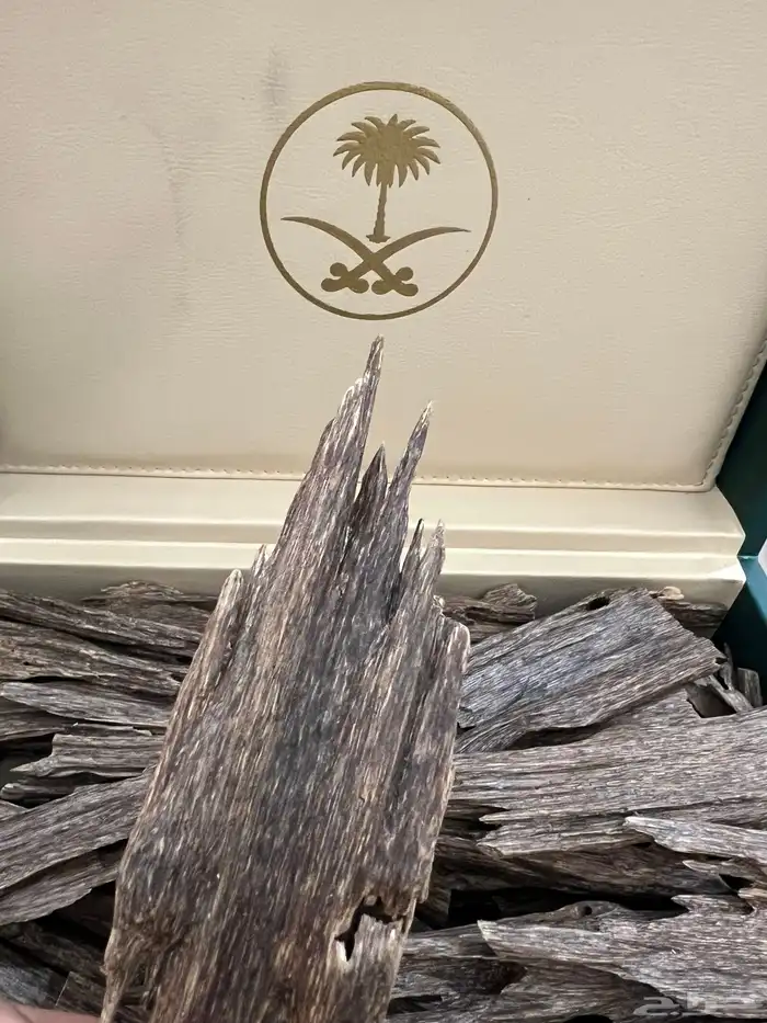 عود طبيعي هندي نص كيلو السعر 3الاف 1