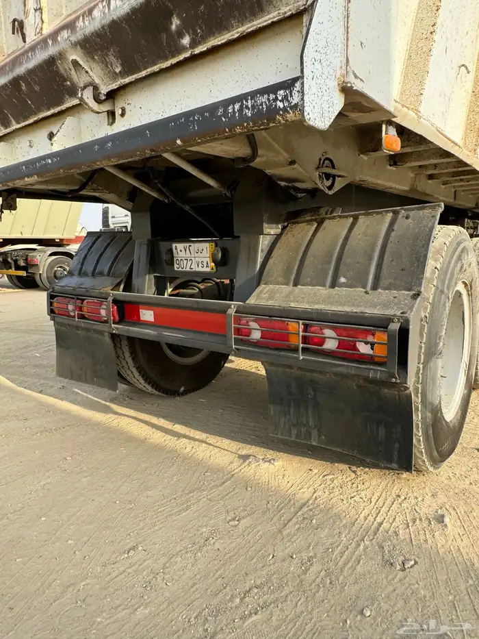 صندوق قلاب 22 متر جفالي نظيف 22