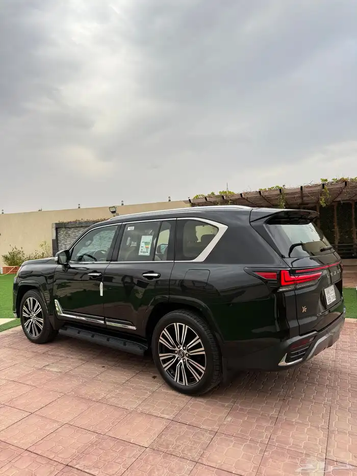 للبيع لكزس LX600 - BB الموديل   2023 5