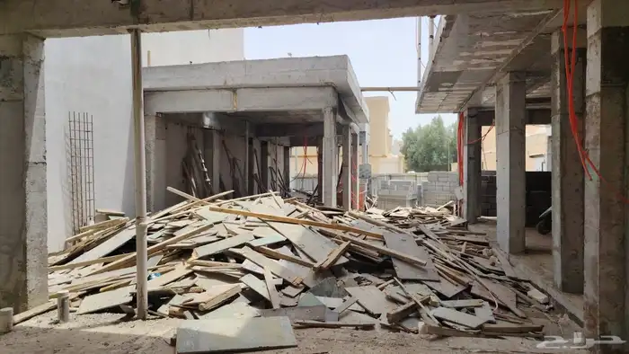ارض للبيع مقام عليها عظم حي عرقة 7.500.000 3