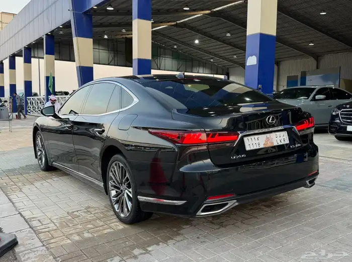 لكزس LS350 2024 عبداللطيف جميل على الضمان 3