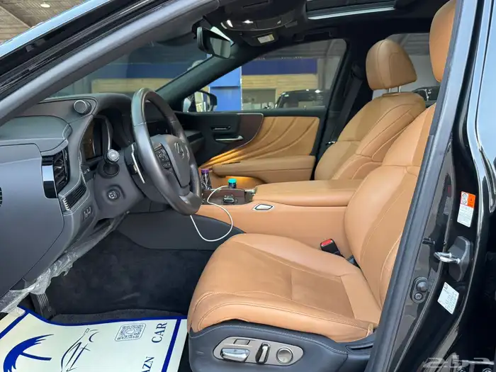لكزس LS350 2024 عبداللطيف جميل على الضمان 5