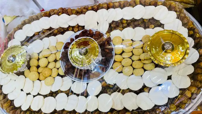 تجهيز صواني التمر والمضير والسمن 16