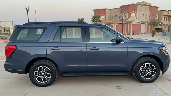 فورد اكسبديشن 2022 XLT نظيف 6