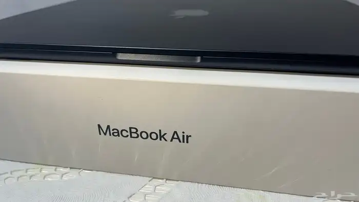 ماك بوك اير M3 15-inch 9