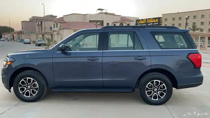 فورد اكسبديشن 2022 XLT نظيف 7