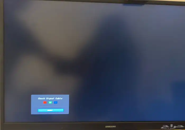 شاشة سامسونق نظيفه مكتبيه استخدام اقل من سنه 5