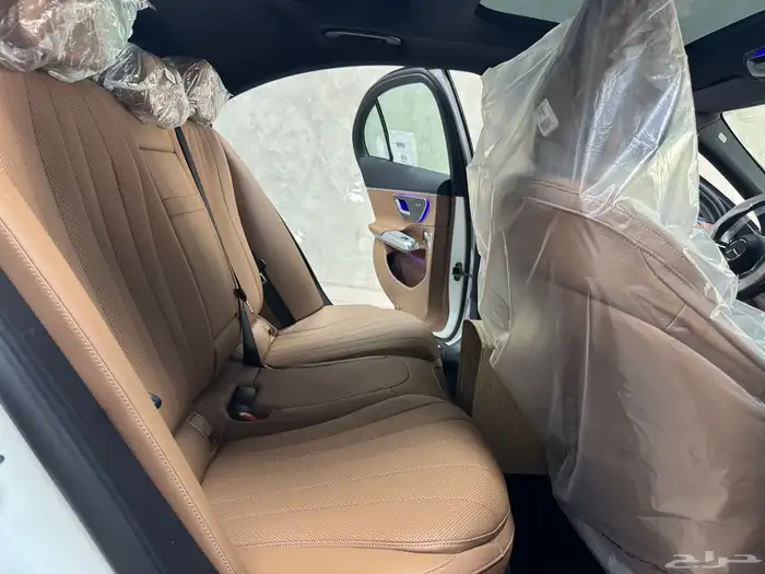للبيع مرسيدس 2025 E300 كت AMG اصفارر 46