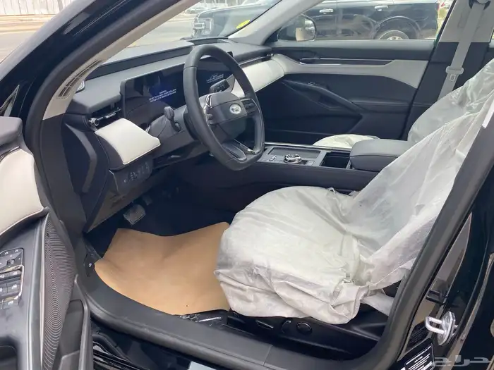 فورد تورس ترند بنزين موديل 2025 8