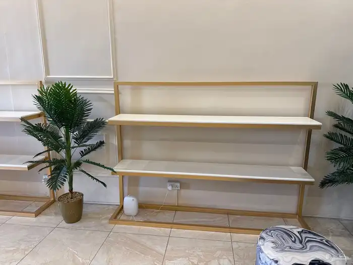 طاولات محل للبيع 3