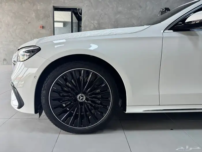 للبيع مرسيدس 2025 E300 كت AMG اصفارر 20