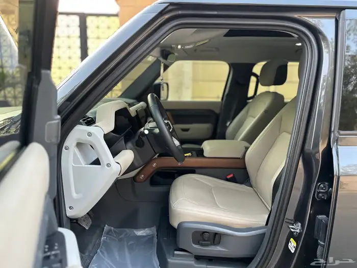 ديفندر HSE 2023 V6 27