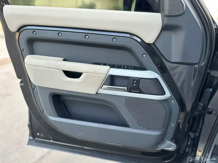 ديفندر HSE 2023 V6 36