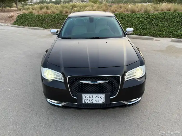 كرايسلر C300 2017 نظيف 2