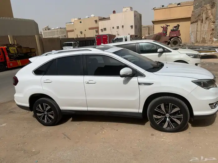 فل كامل شبه جديد ممشى 32 الف byd s7 3