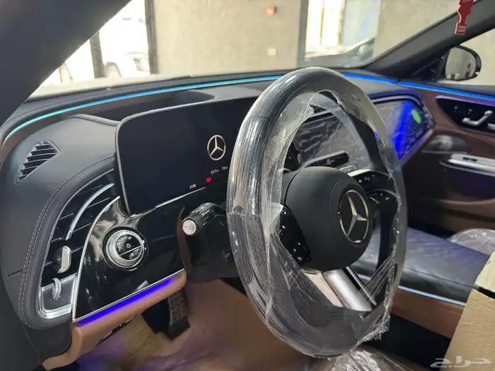 للبيع مرسيدس 2025 E300 كت AMG اصفارر 36