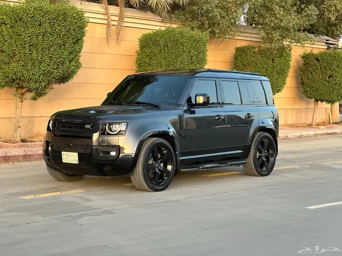 ديفندر HSE 2023 V6 17