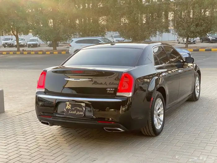 كرايزلرC300 9