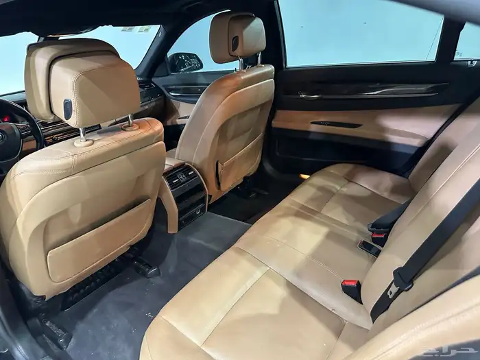 بي ام دبليو 2015 730Li 12