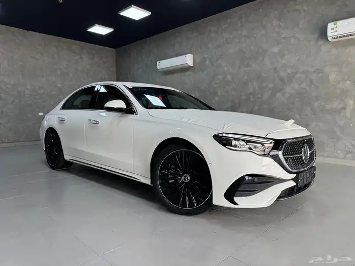 للبيع مرسيدس 2025 E300 كت AMG اصفارر 0