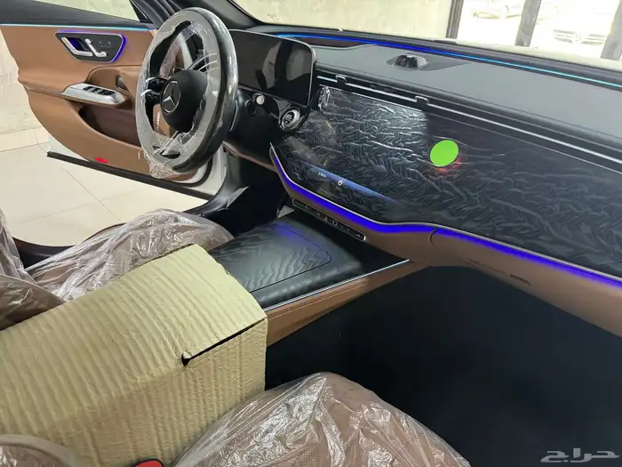 للبيع مرسيدس 2025 E300 كت AMG اصفارر 50