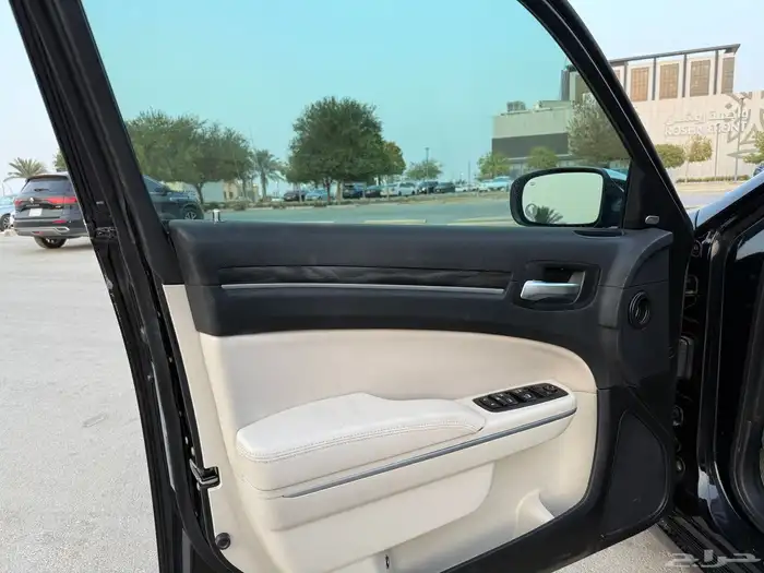 كرايسلر C300 2017 نظيف 35