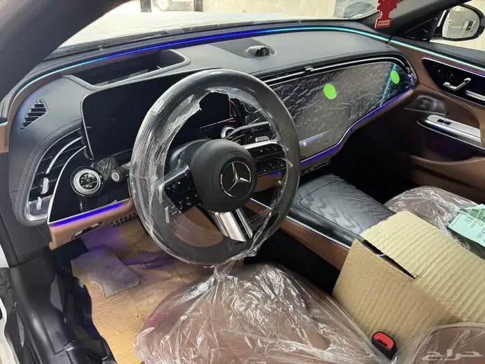 للبيع مرسيدس 2025 E300 كت AMG اصفارر 39