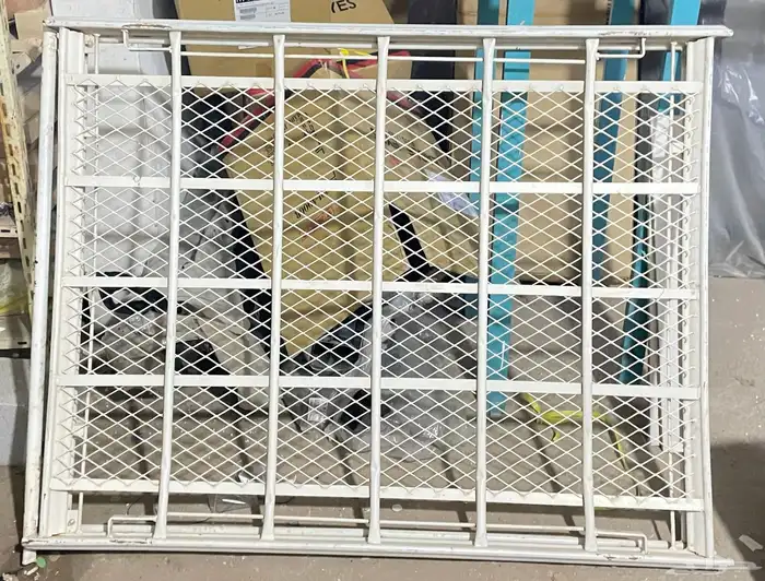 شبك علوي حديد يركب على اغلب السيارات 0