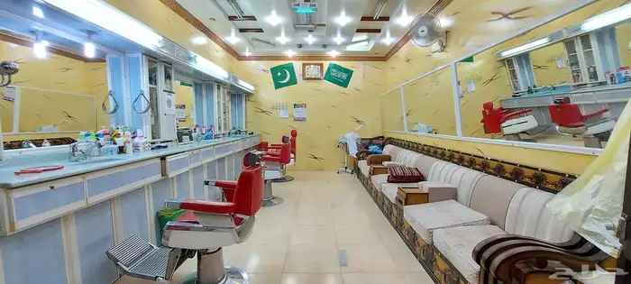 صالون حلاقة رجالية بكامل معداته 0