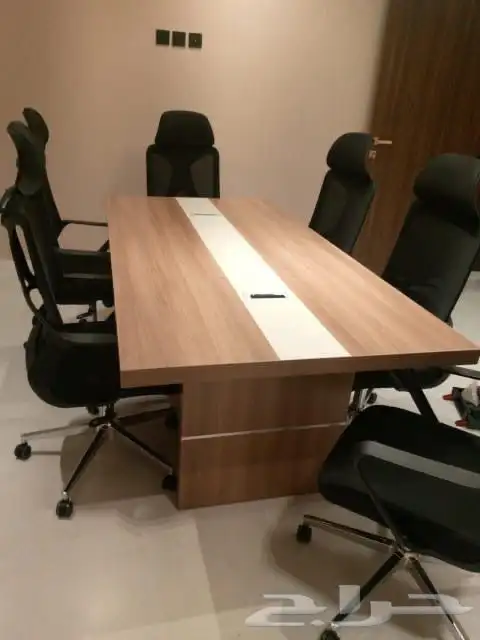 طاولات اجتماعات مجلس في موجود 25