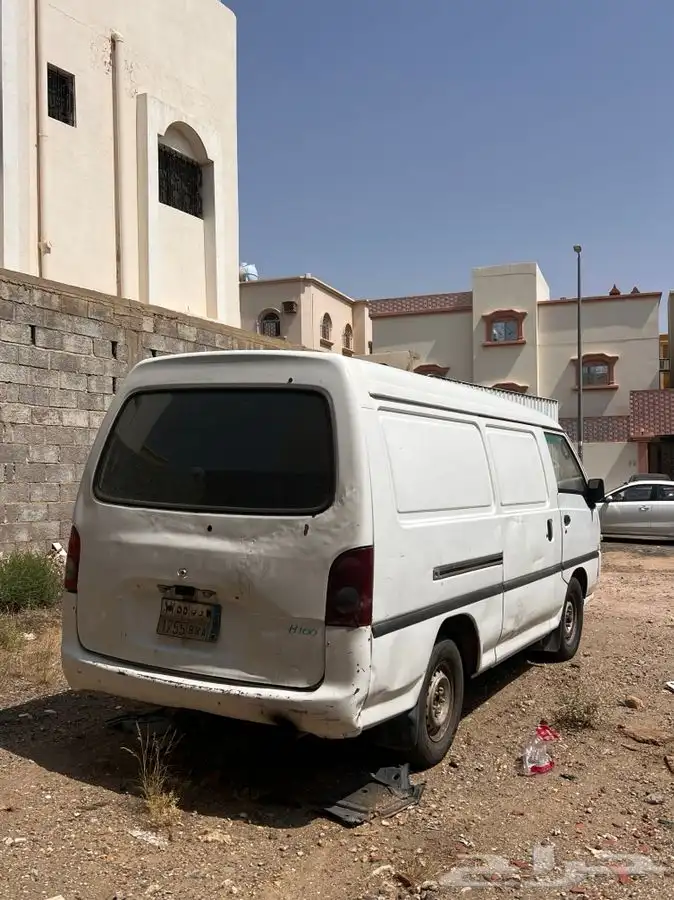 باص بضاعة ديزل هوانداي موديل 2000 2