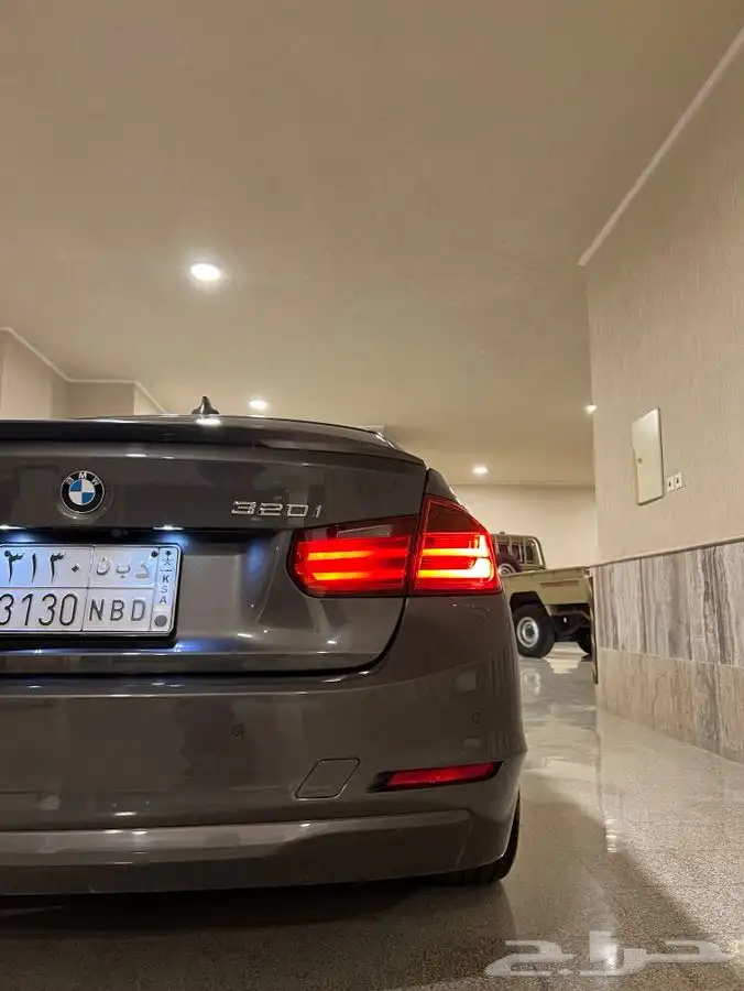 بي ام دبليو 320 (2014) 18