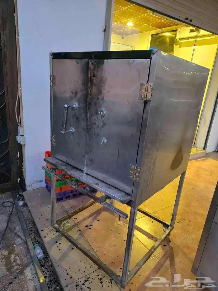 اغراض مطعم للبيع سخان ايدام وفرن وارفف 3