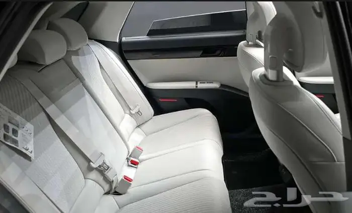 هيونداي ازيرا 2023 10