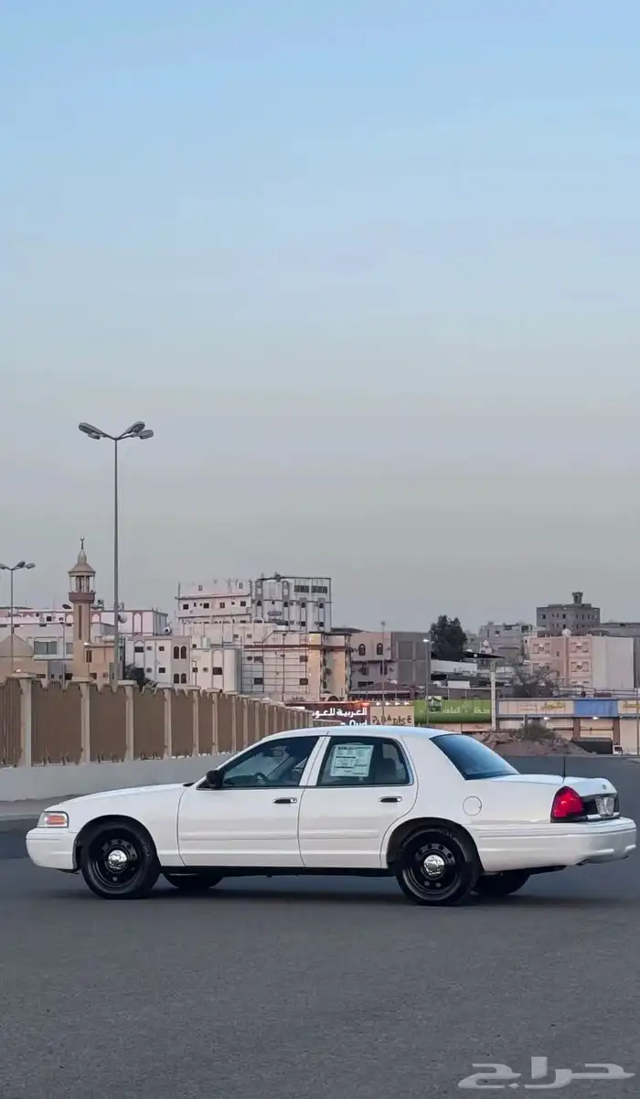 للبيع فورد بوليسي موديل 2008 0