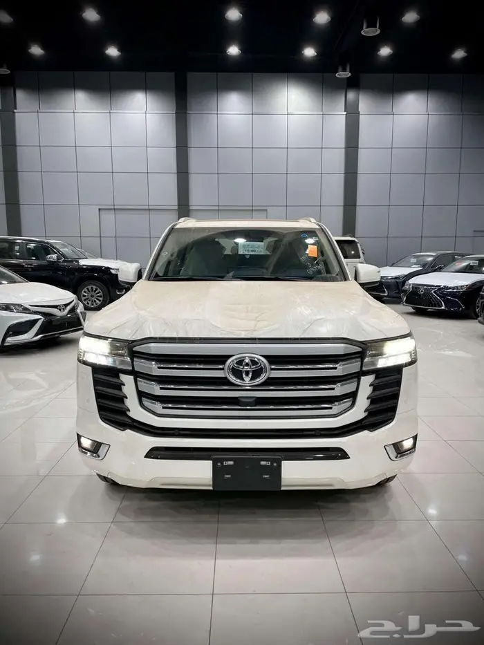 تويوتا لاندكروزر GXR L3 بنزين سعودي 2025 بطاقة جمركية 0