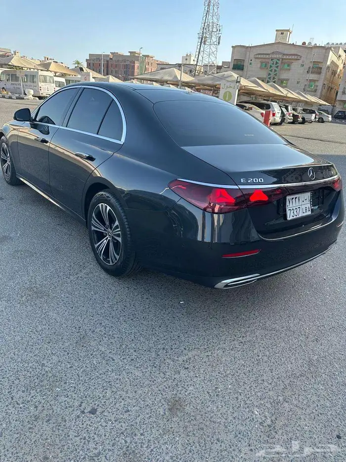 مرسيدس بنز E 200 فل 2024 13