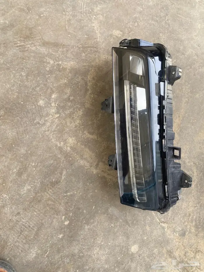 لد صدام يمين كاديلاك XT6 3